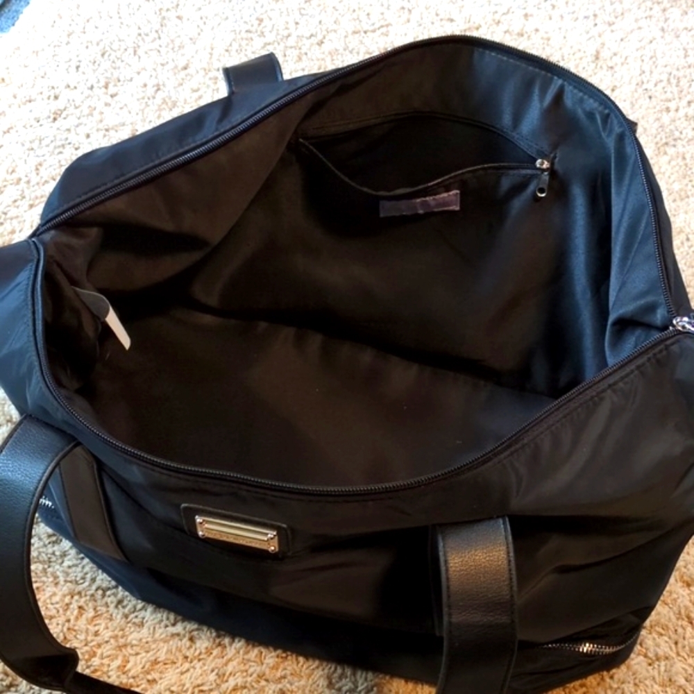 Stylish Overnight Bag - Picture 5 of 7
